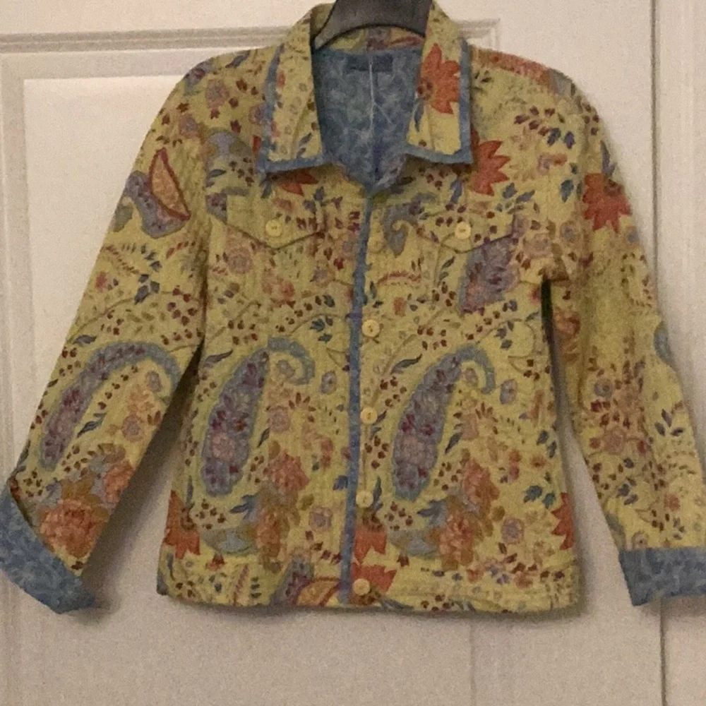 Provence Reversible floral yellow/ blue paisley lightweight spring/summer NWT - Picture 1 of 9